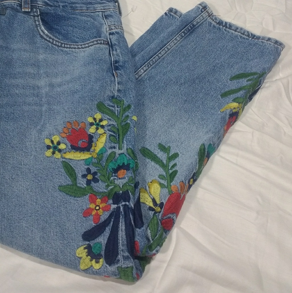 Zara Embroidered Jeans, Nice!